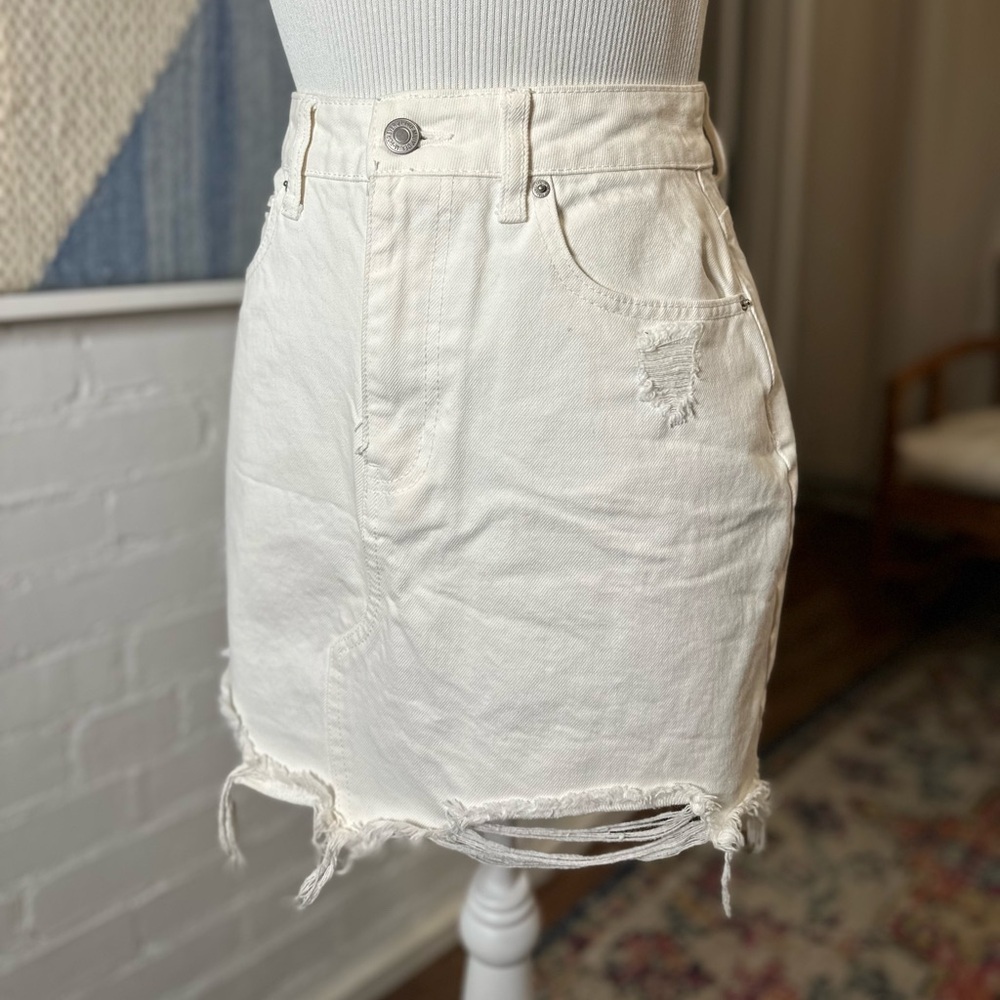 Forever 21 White Denim Distressed Edge Mini Skirt - Picture 4 of 14